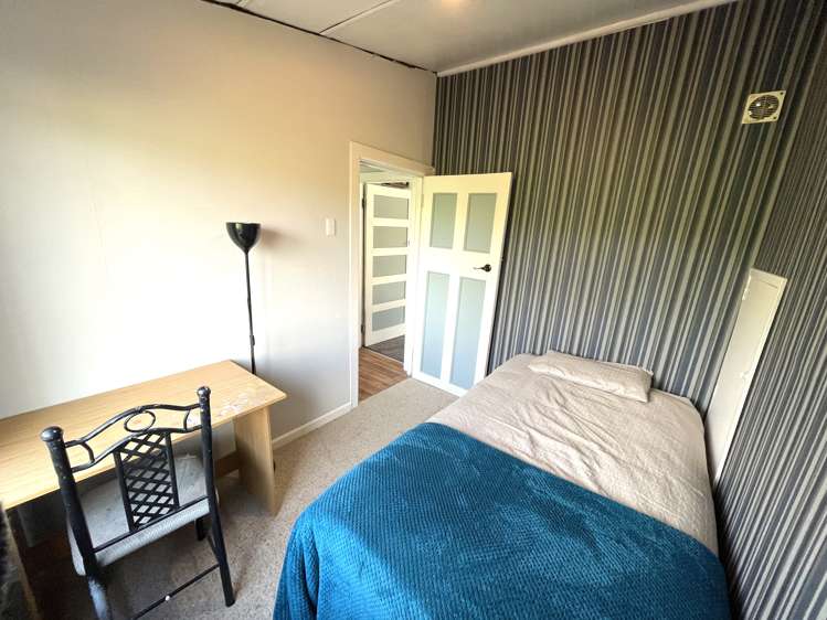 1 Allan Street Clinton and Surrounds_13