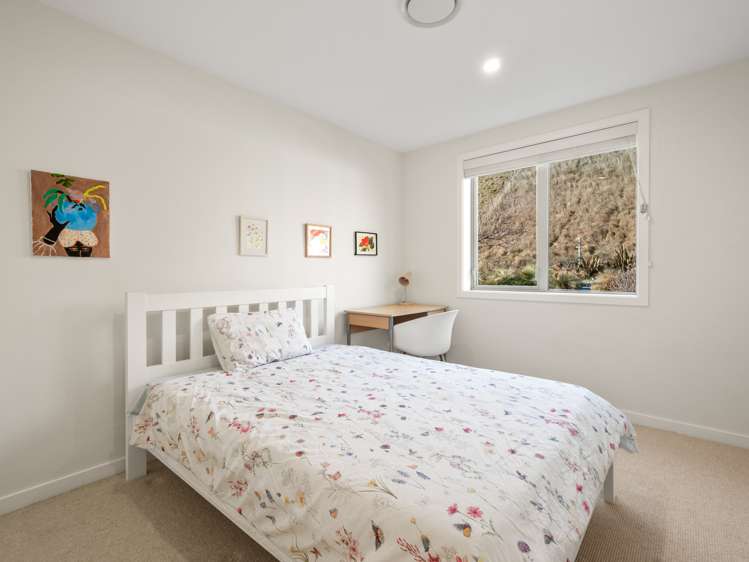 74 Risinghurst Terrace Lower Shotover_17