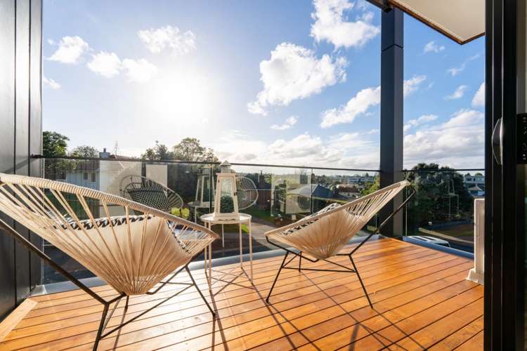 2/7 Brookfield Road Te Atatu Peninsula_5