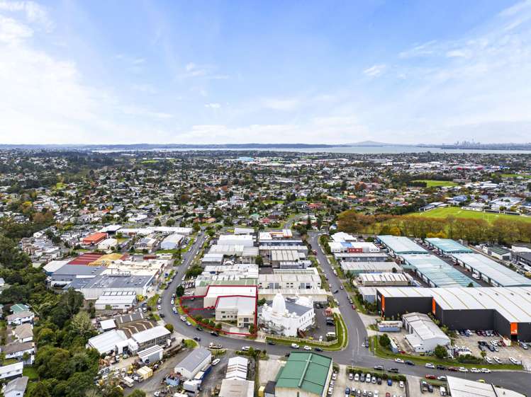 30-32 and 34-36 Mihini Road Henderson_12
