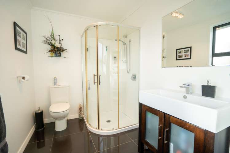 82 Lochiel Bridge Road Winton Surrounds_10