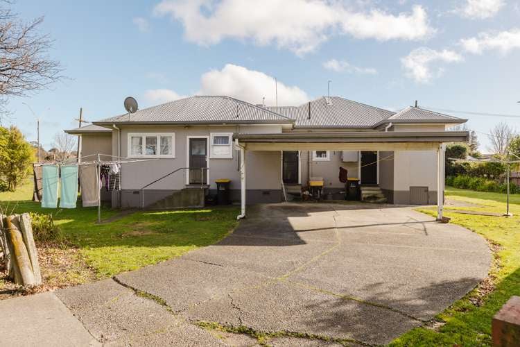 2/1 Kimbolton Road Feilding_7