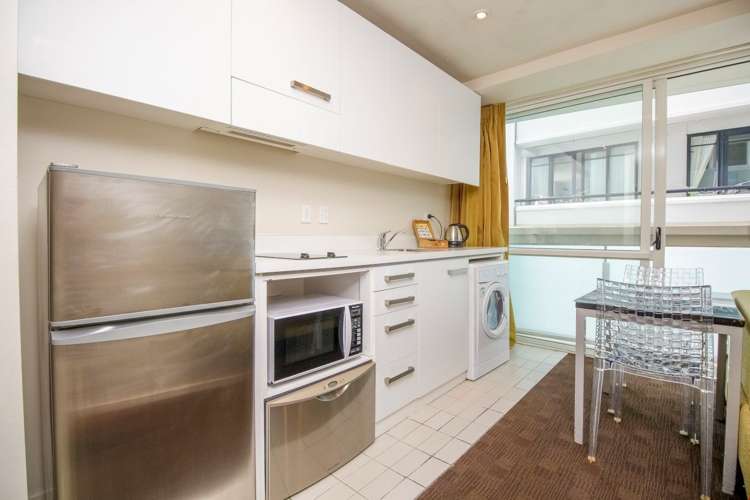 1002/10 Waterloo Quadrant Auckland Central_3