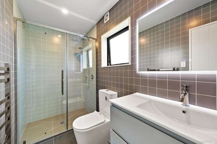 11A Rene Place Sunnyhills_12