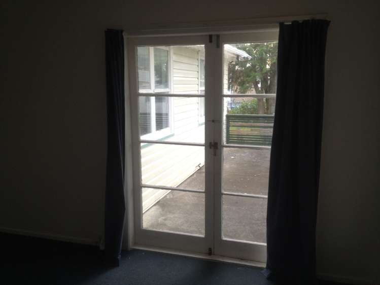 6 Derrett Place Mangere Bridge_13