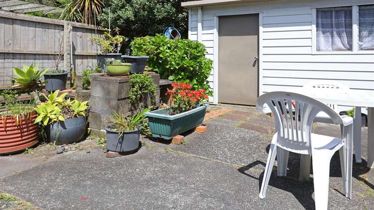 1/239 Edmonton Road Te Atatu South_14