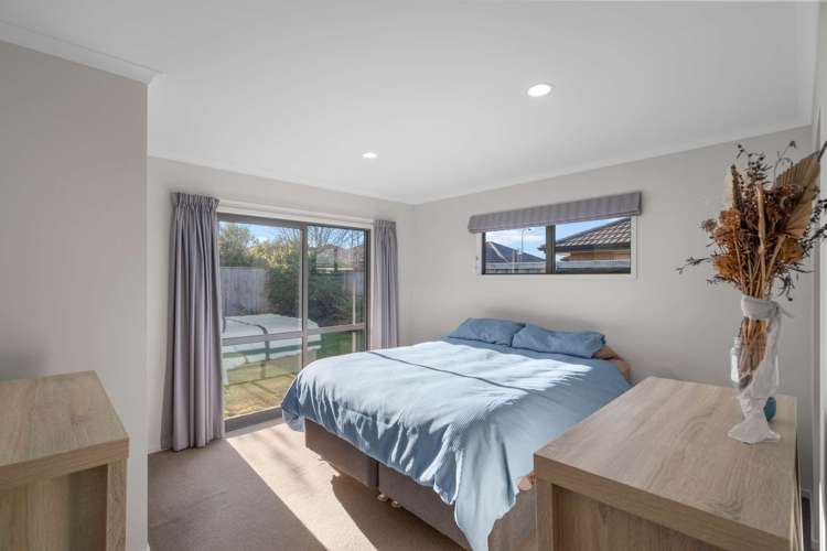 39 Faringdon Boulevard Rolleston_10