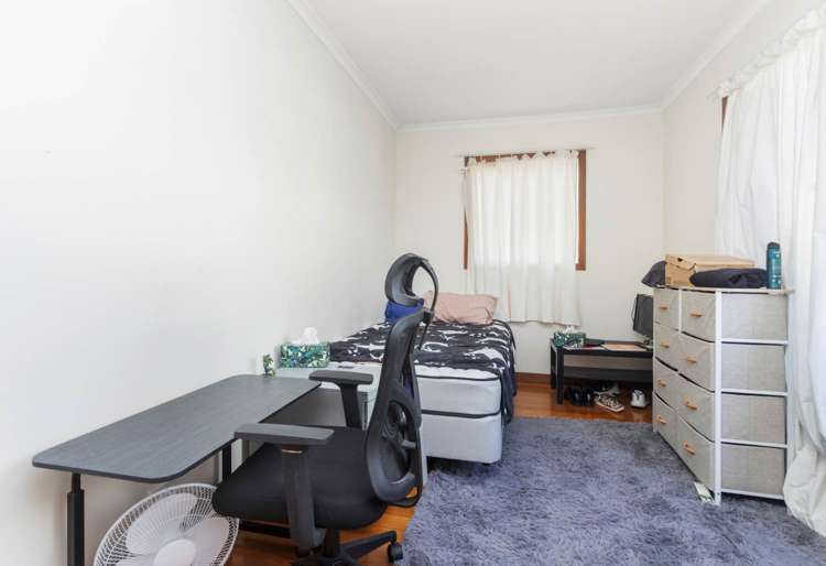 25 Bremner Avenue_2