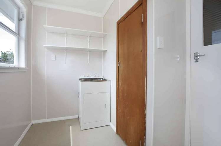 8 Nairn Crescent Awapuni_19