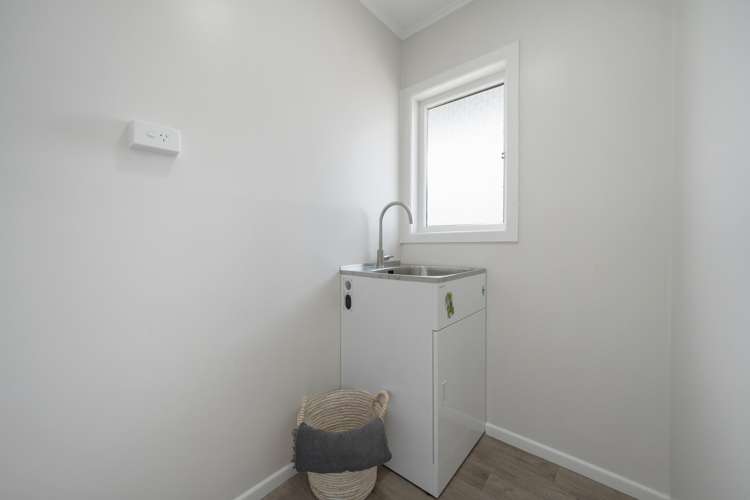 27 Tyrone Street Otara_13