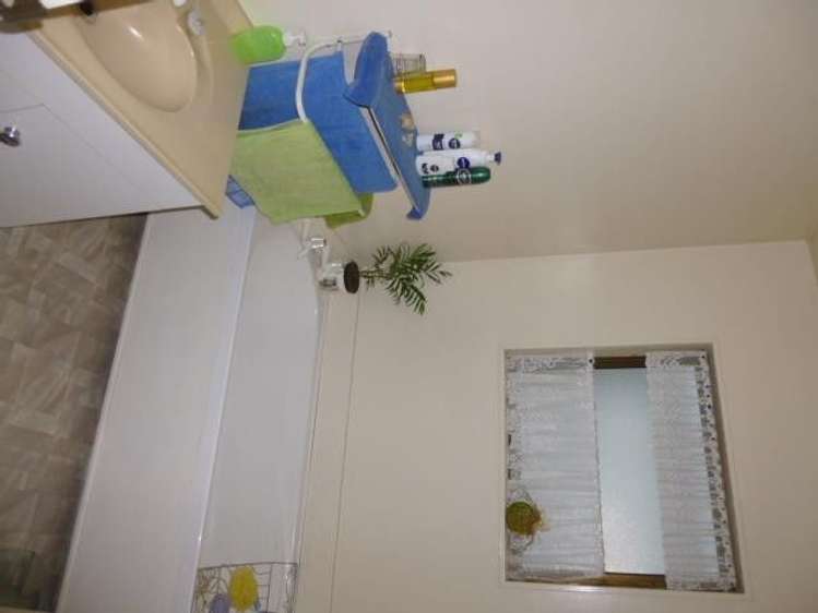 2/10 Neill Street Hornby_7