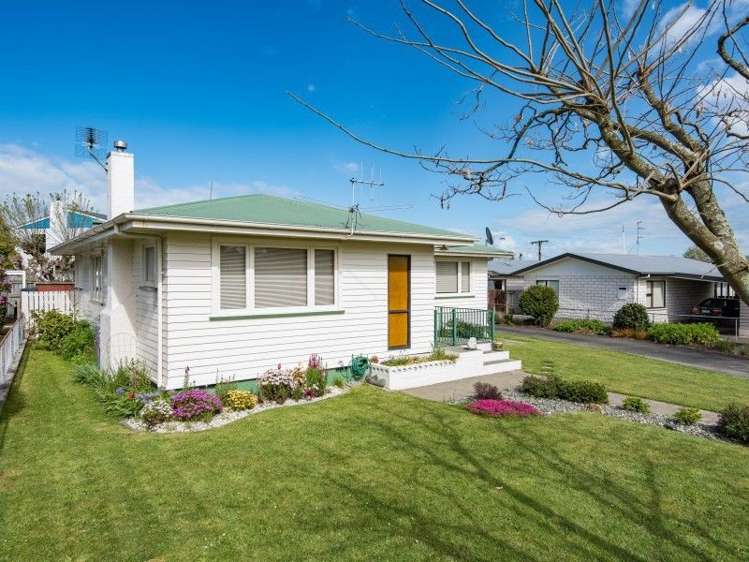 50 Tennyson Crescent Stoke_1