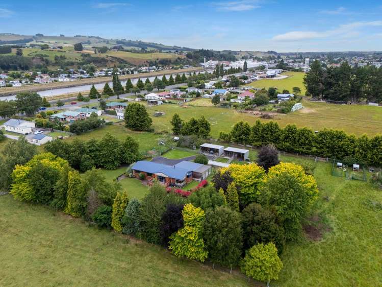 243 Main Street Mataura_29