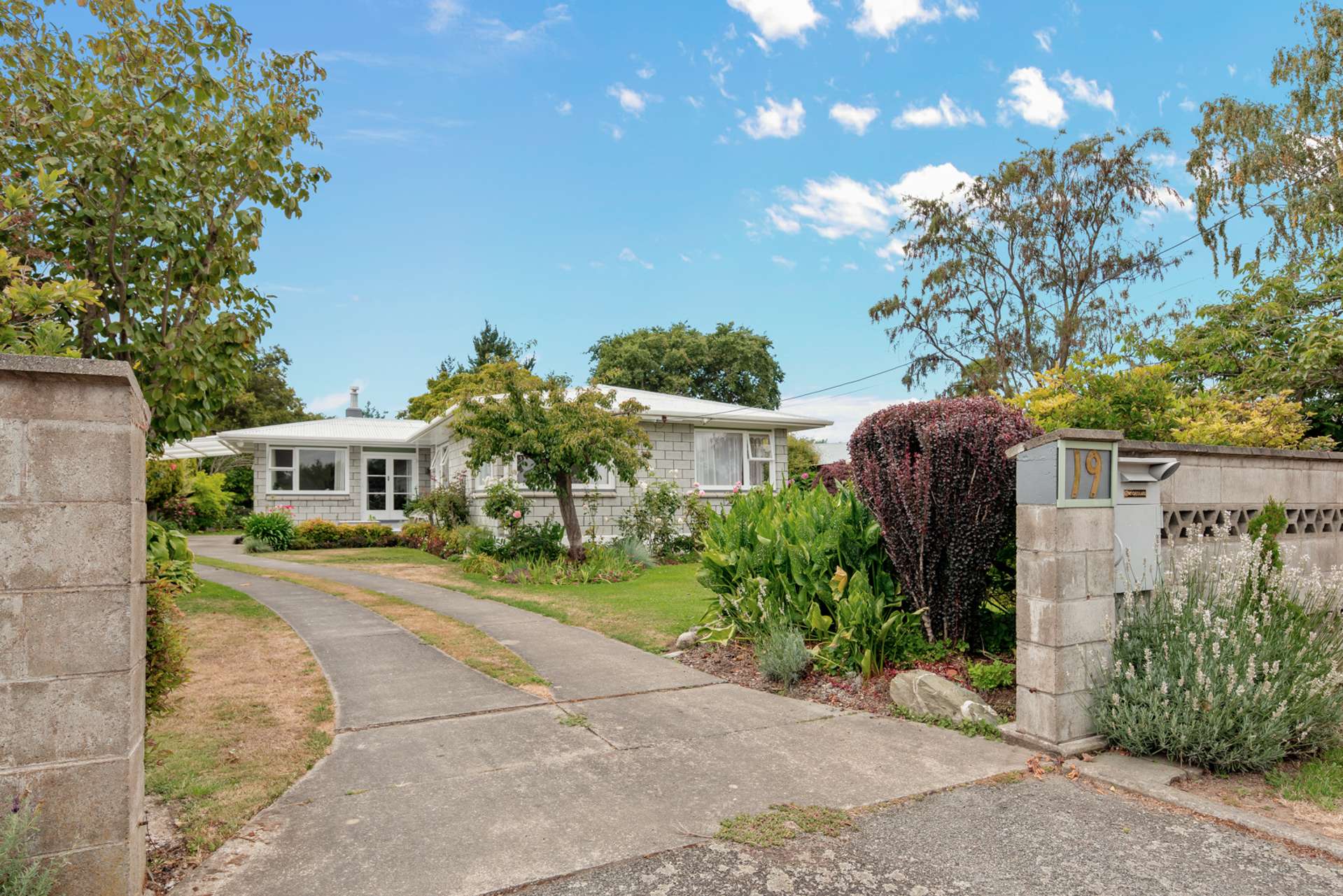 19 Richardson Avenue Burleigh_0