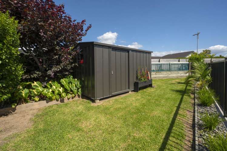 1 Benmore Crescent Pyes Pa_23