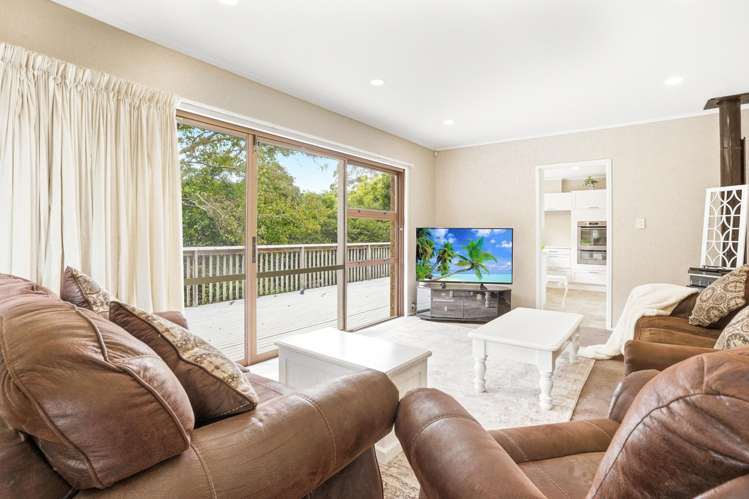 221 Point View Drive East Tamaki Heights_10