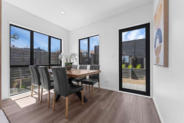 9 Greenbrier Street Westgate_6