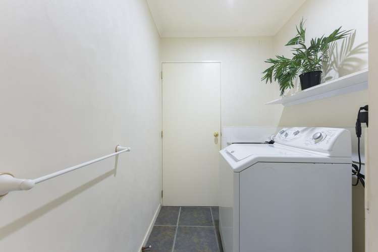 8 Otia Drive Richmond_16