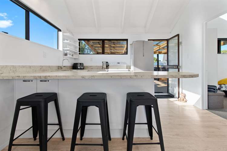 7 Coronation Row Pauanui_5