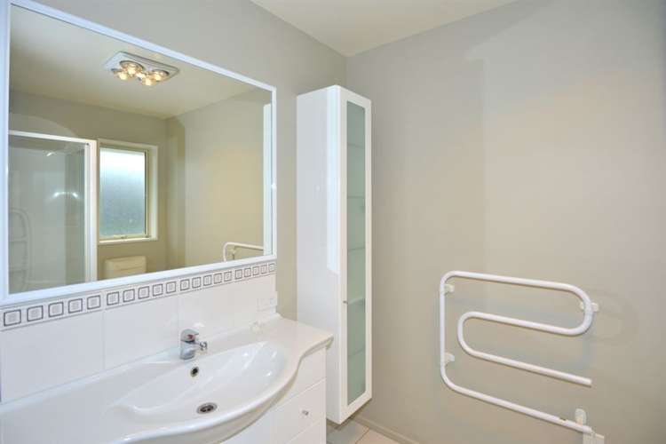 32 Robinia Place Wigram_11