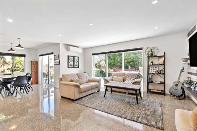 83 Fernhill Way Oteha_2