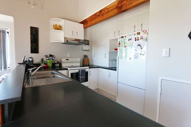 7 Kauri Point Road Laingholm_4