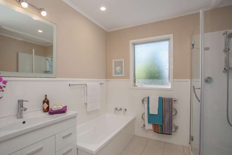 27 Puketitiro Street Glen Eden_13