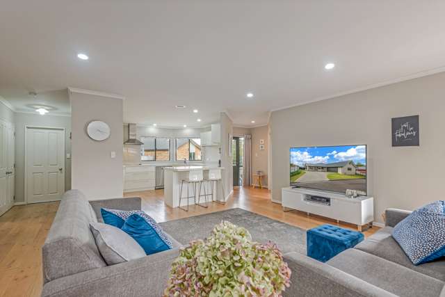 19 Strachan Way Highbury_1