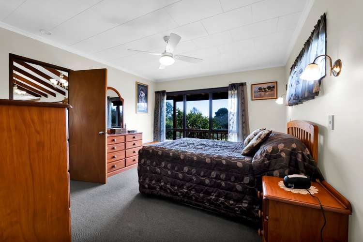 18 Onaero Beach Road Onaero_8