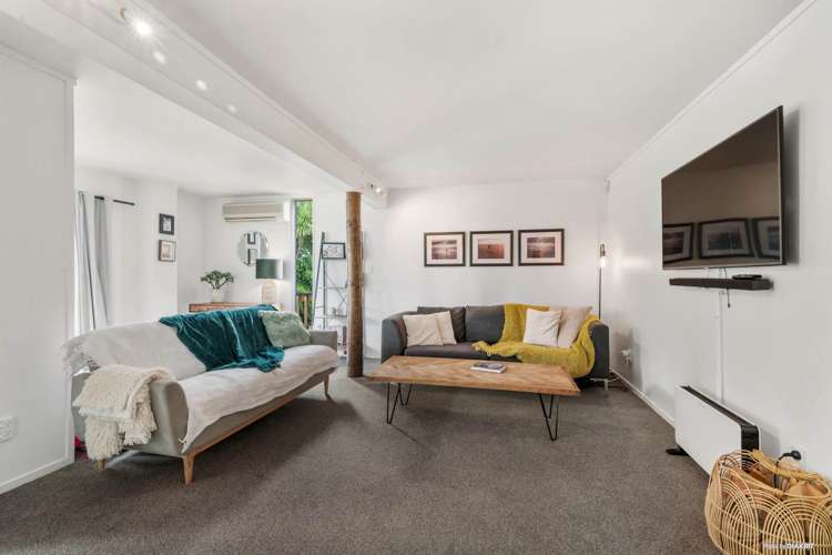 653 East Coast Road Browns Bay_6