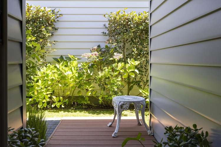 25 Chateau Crescent Rangatira Park_31