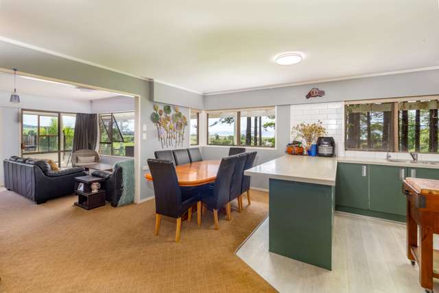 1363 East Coast Road Kaiaua_4