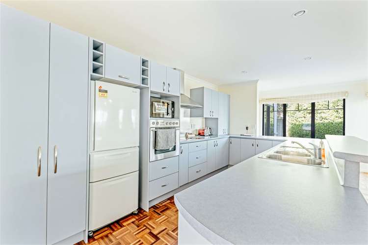 44 Chateau Drive Burnside_6