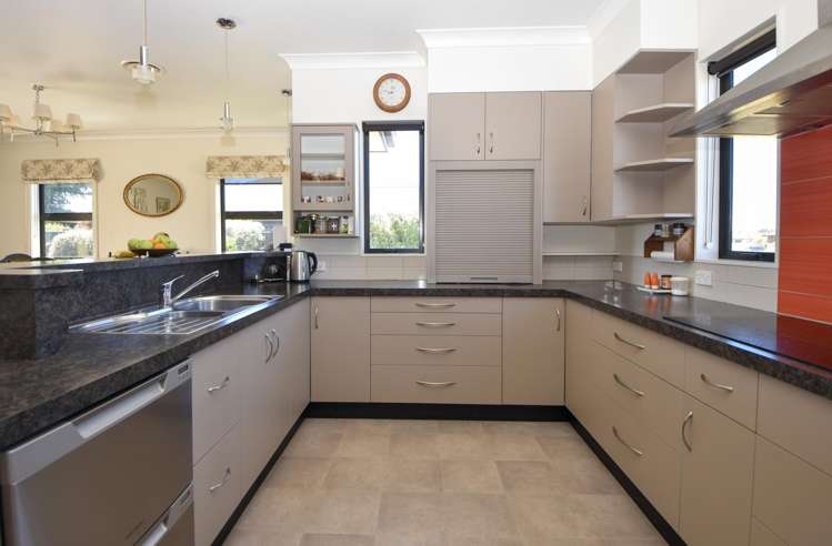 39 Armstrong Avenue Carterton_2