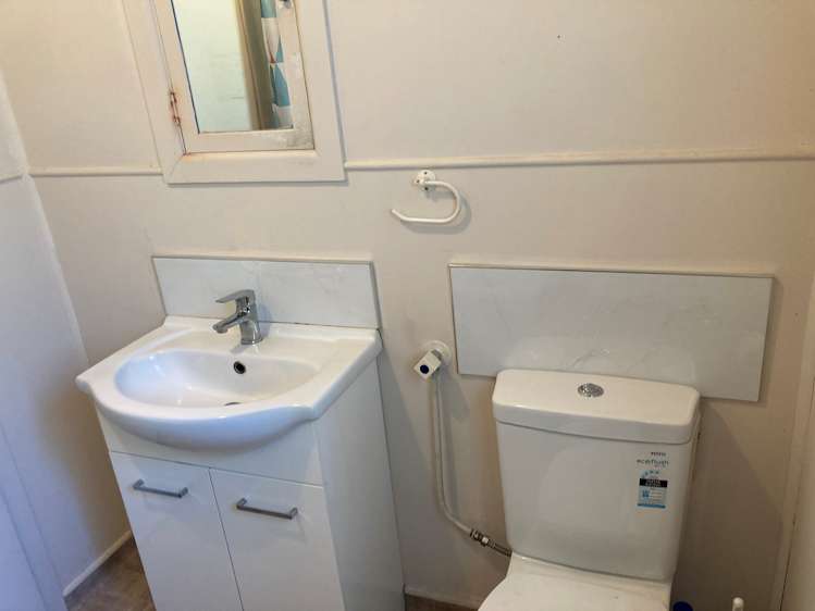 2/48 Waitangi Street Gisborne_10