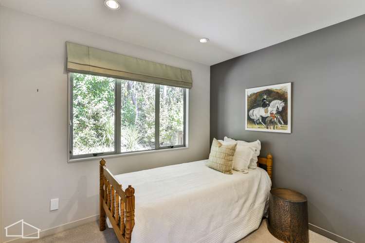 57 Staincross Street Green Bay_28