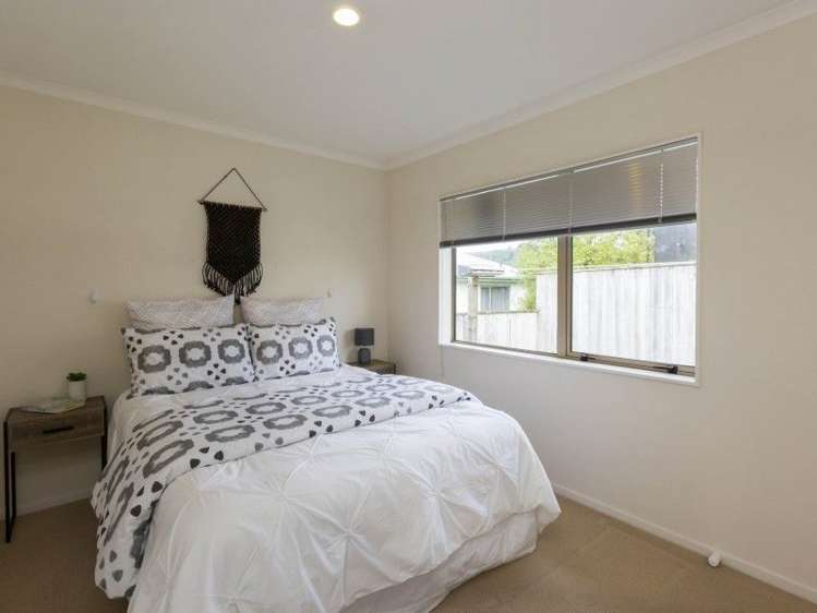 71 Percy Kinsman Crescent Riverstone Terraces_11