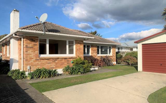 WHAKATANE - 3 BEDROOMS- LORD COBHAM AVE