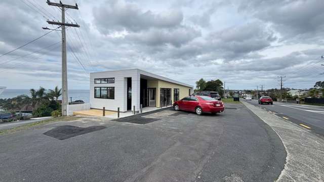 EXCITING STANDALONE CAFÉ/SHOWROOM