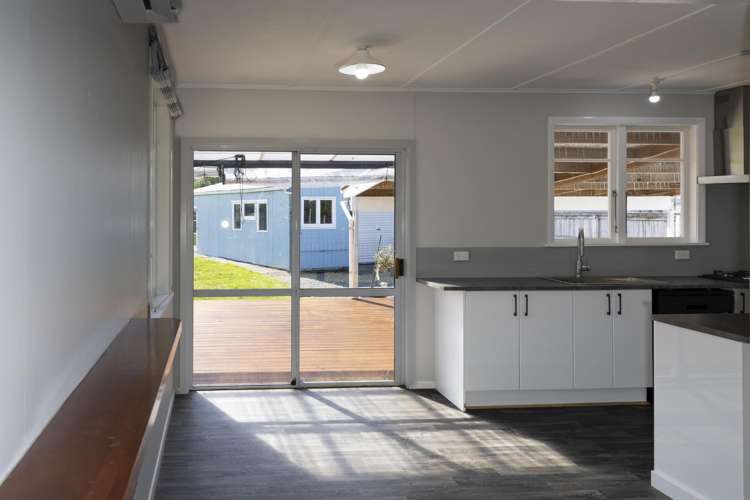 4 Charles Street Carterton_10