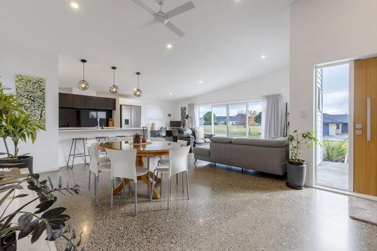 8 Marshall Close_5