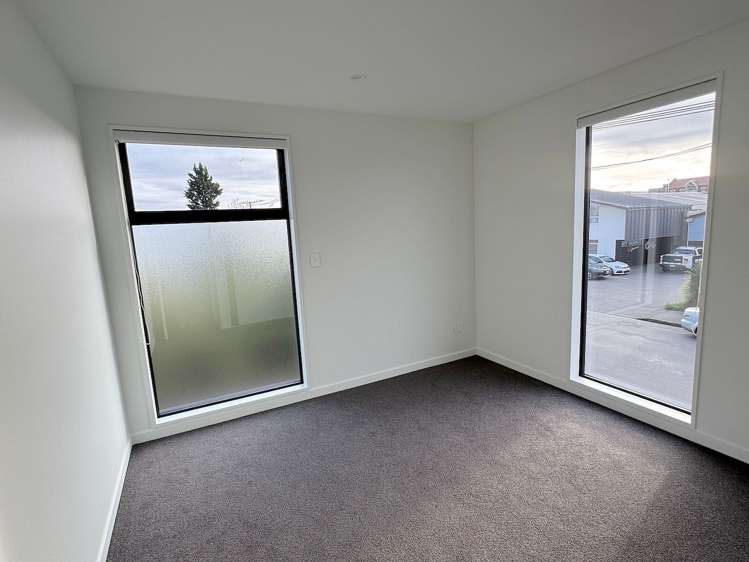 1/5 Clarence Street South Addington_12