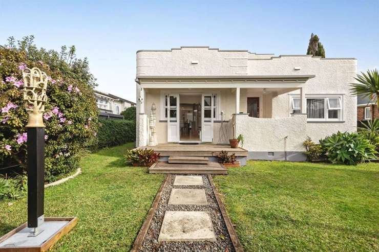 300 and 300A Point Chev Road, Point Chevalier, Auckland