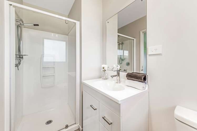 51 Moreton Green Rolleston_17