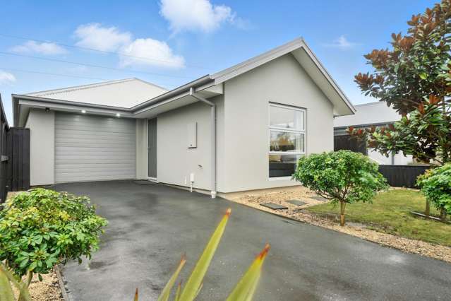 Move-In Ready, Convenient Location!
