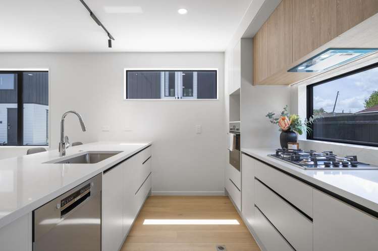 2-3/45 Great South Road Takanini_5