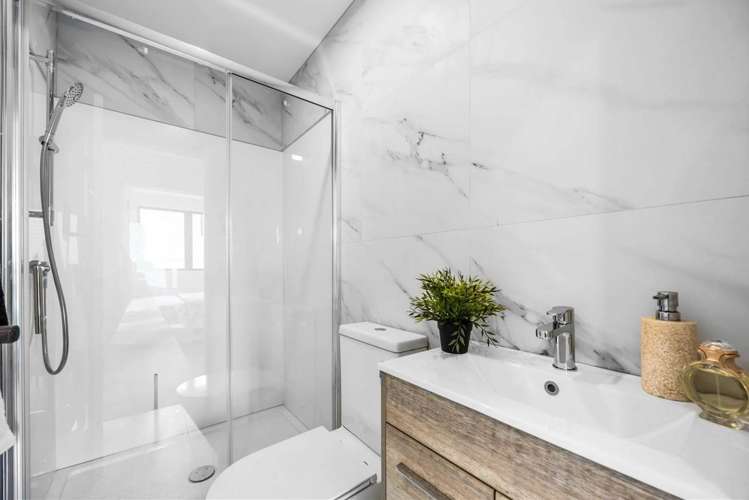 2/123 Barrack Road Mt Wellington_7