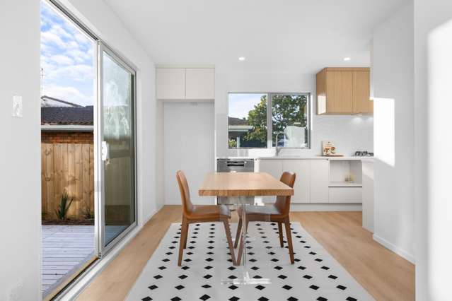 2/8 Rathgar Road Henderson_2