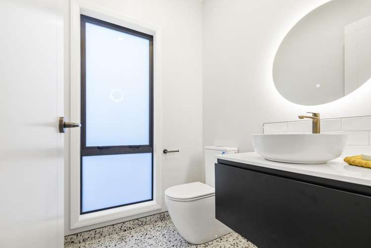 1/64 Banbury Crescent 10458_17