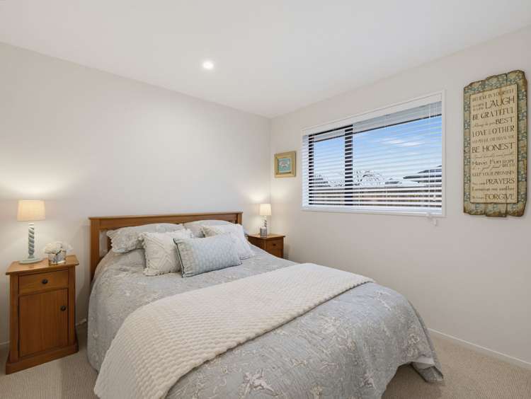 3/2 Loe Place Amberley_20
